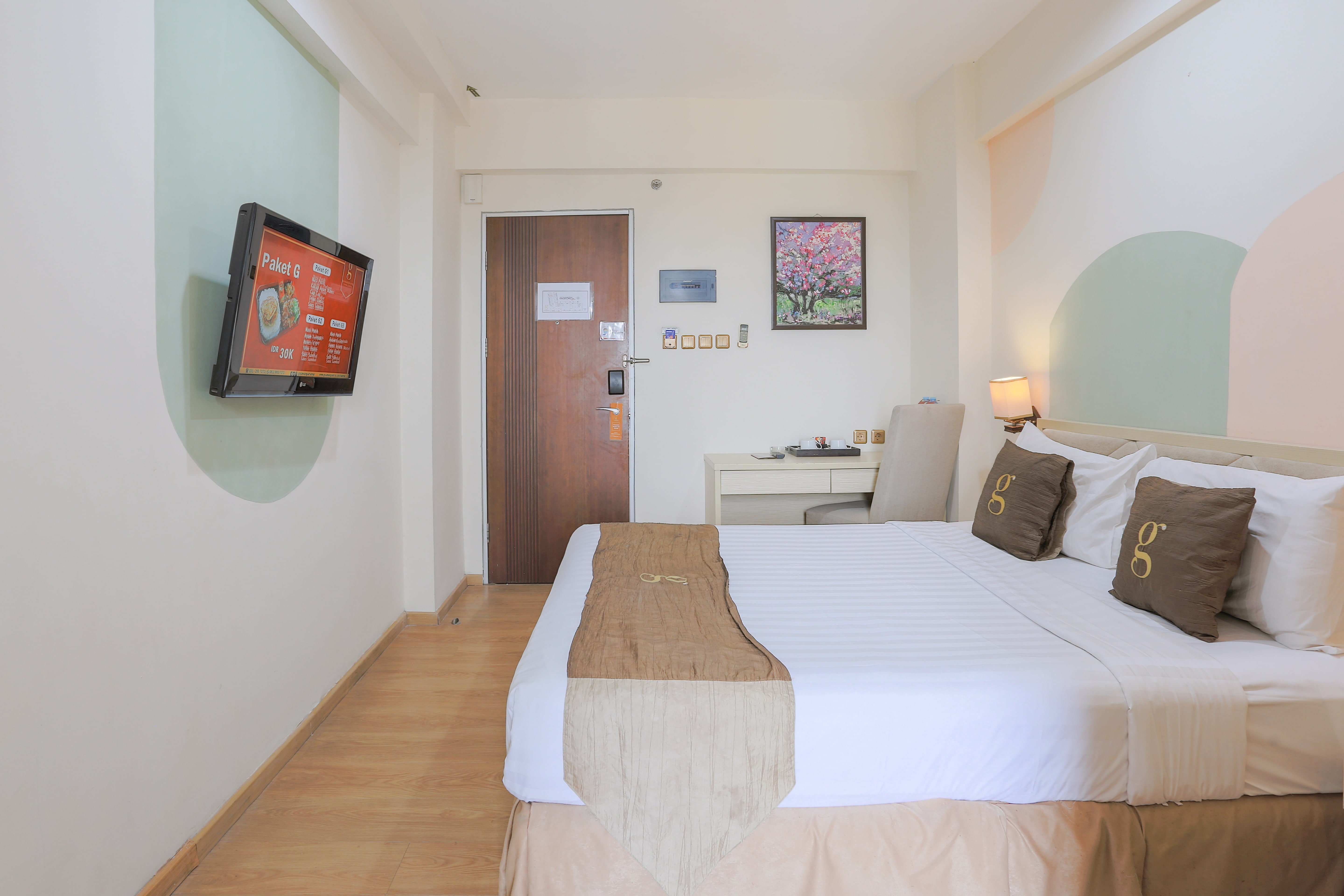Room 5 Image 3